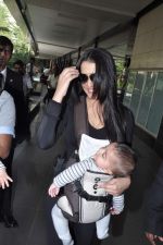 Celina Jaitley snapped with her twins at airport in Mumbai on 18th Oct 2012 (16).JPG